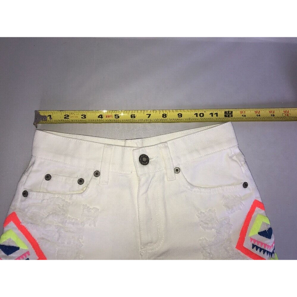 New Carmar Mid Rise White Denim Shorts LF Store Cotton Distressed Embroidered 24 - Picture 7 of 9